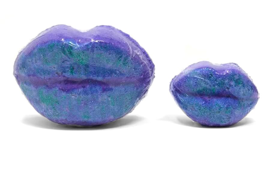 Jumbo Saucy Lip Bath Bombs - Oily BlendsJumbo Saucy Lip Bath Bombs