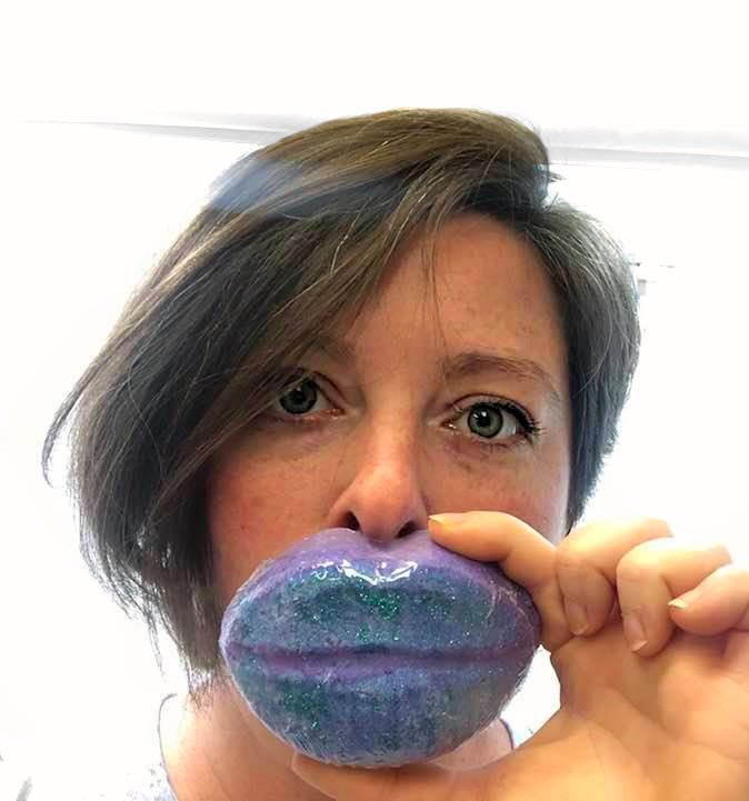 Jumbo Saucy Lip Bath Bombs - Oily BlendsJumbo Saucy Lip Bath Bombs